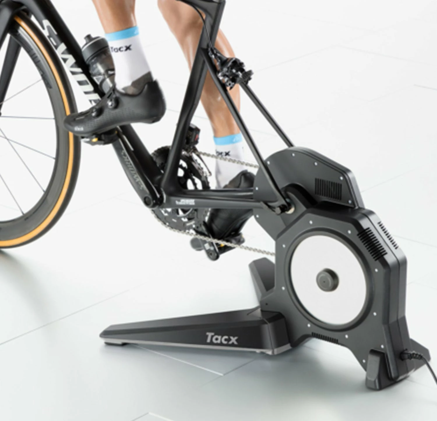 Garmin Tacx FLUX S Smart Indoor Bike Trainer - Image 8